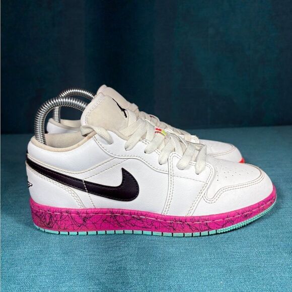 Nike Air Jordan 1 Low Multicolor Kids/Youth 4.5Y / Women’s 6 Sneakers - Picture 3 of 9